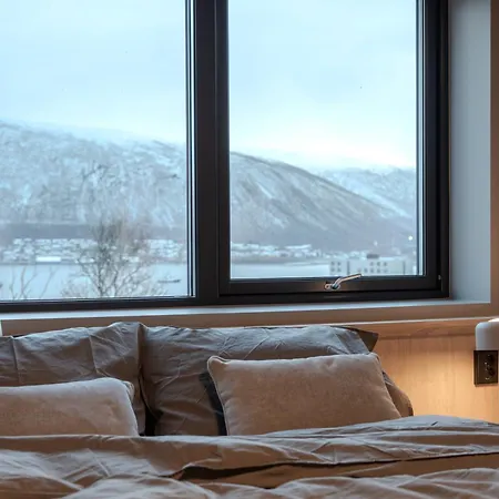 Staying 5 * טרומסה